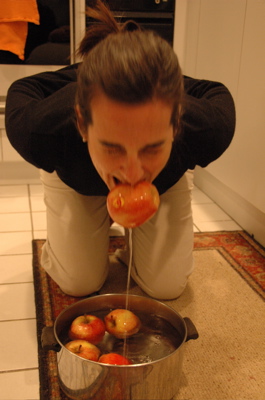 Jane fishes apple, NY’s Eve ‘07