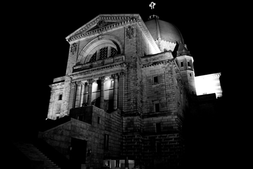 Oratoire Saint-Joseph, at night